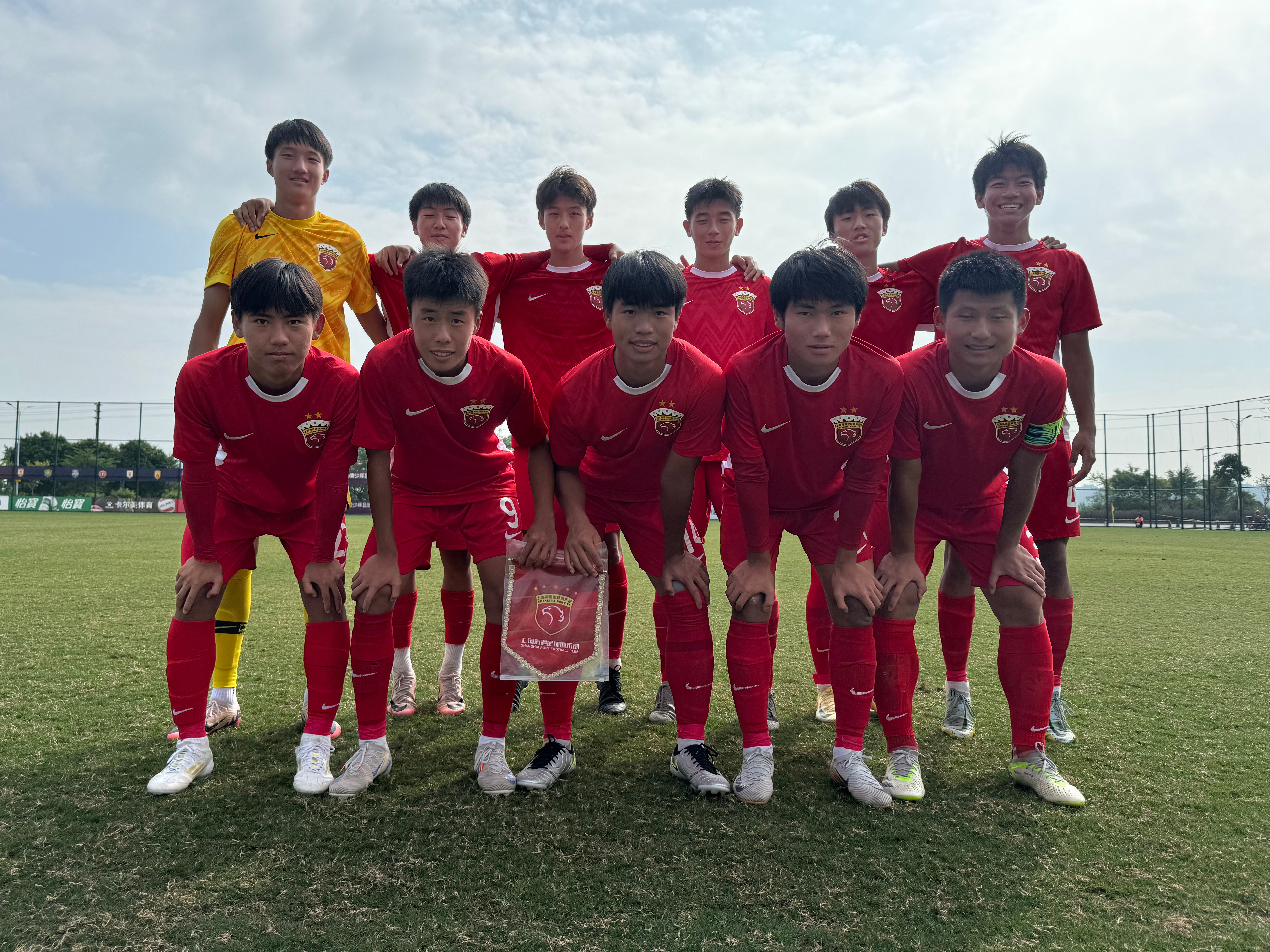 力挽狂澜！队伍在比赛中取得战胜