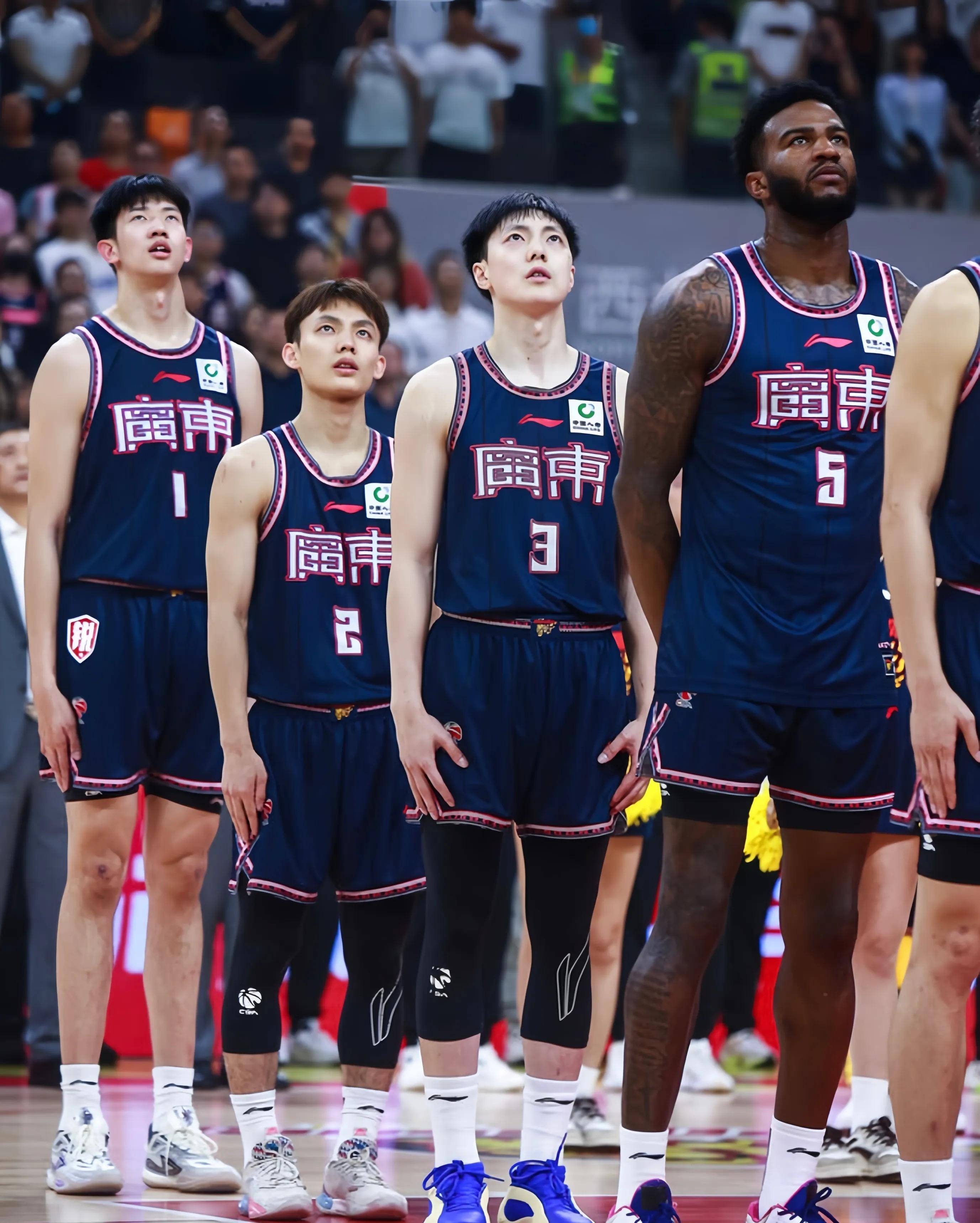 广东男篮轻松击败福建，锁定八强席位！
