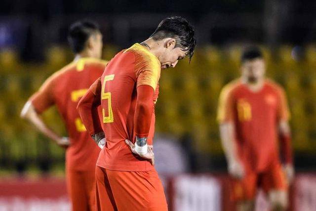 接连惨败，教练组或面临解职压力