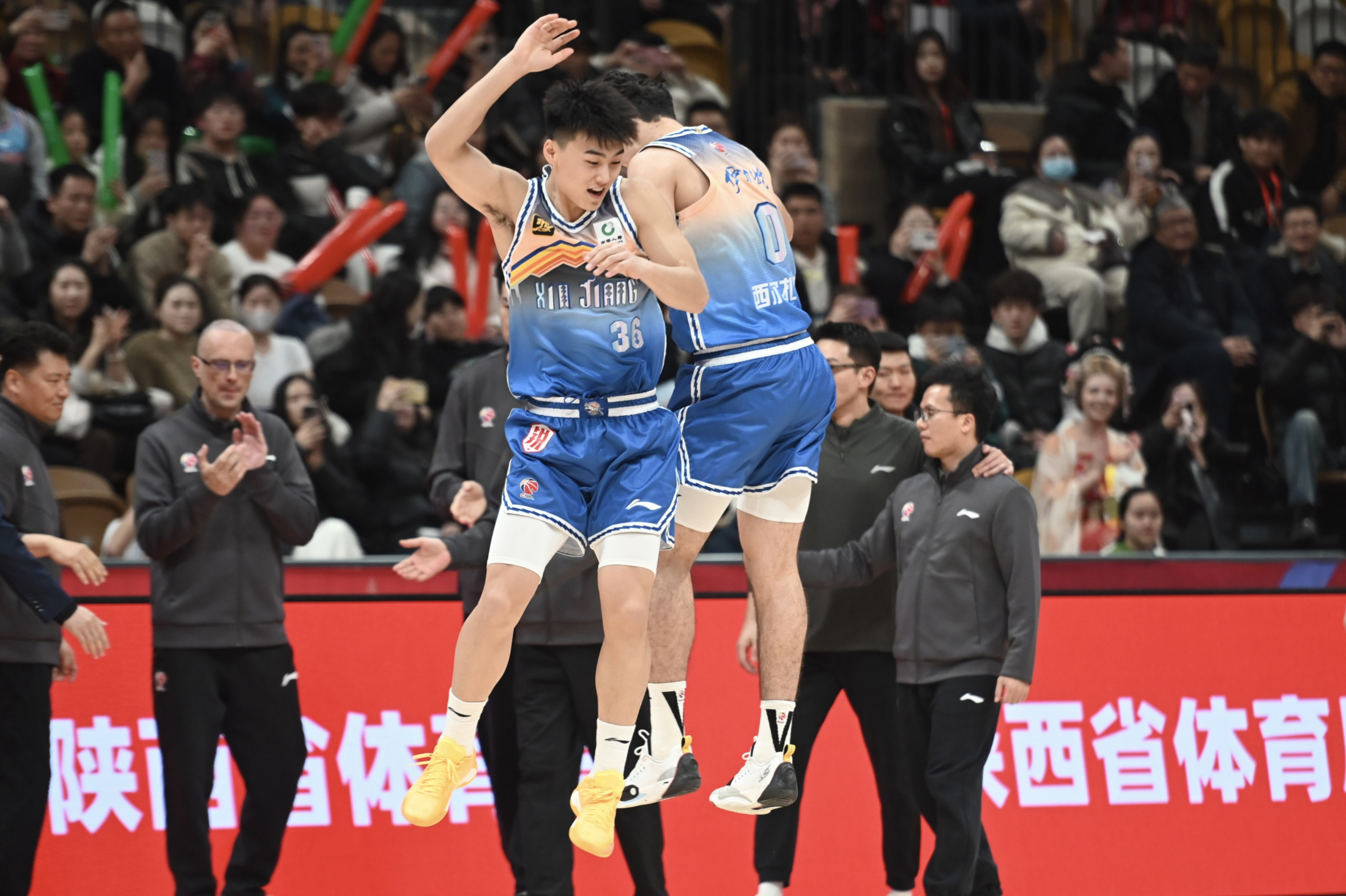 新疆队势不可挡，轻松战胜对手！