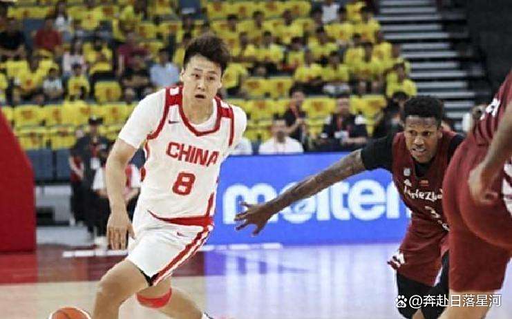 关于篮球赛场上发生惊险逆转，引发观众泪目的信息