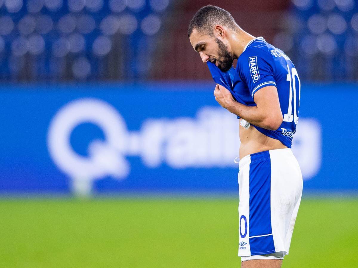 包含沙尔克在比赛中尝到败果，连续两轮不胜的词条