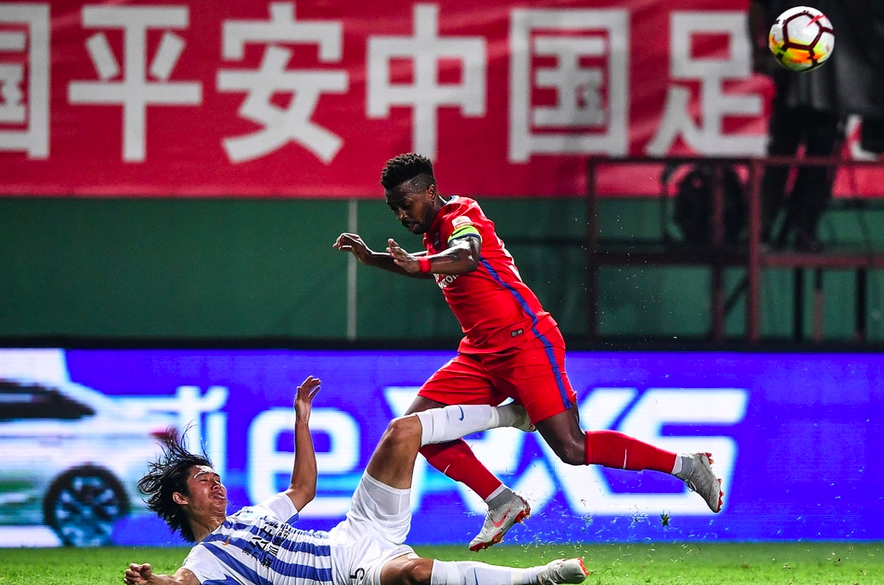 河南建业主场失分，重庆斯威抢夺三分宝座