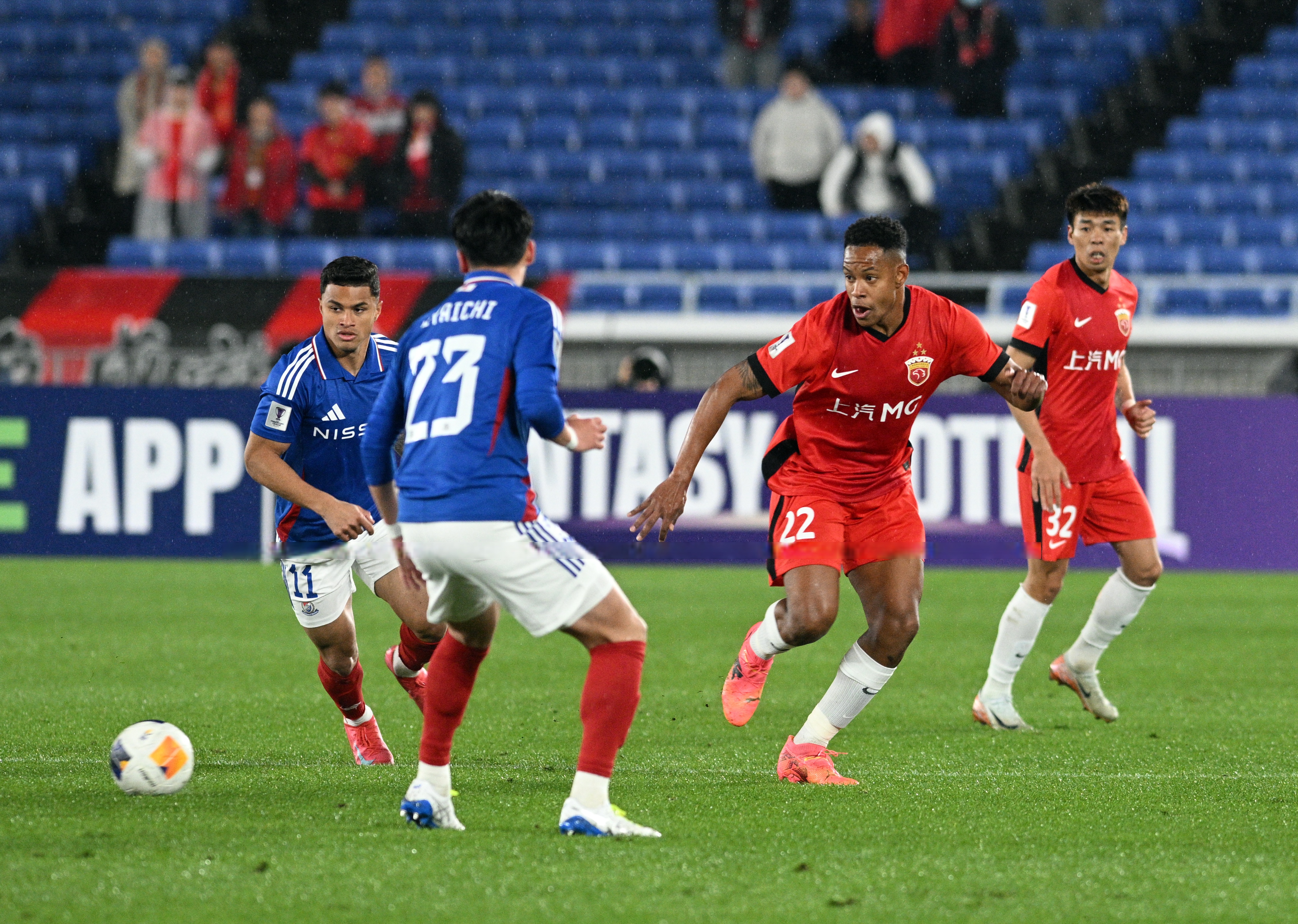 联赛结束之际，球队以荣誉告终