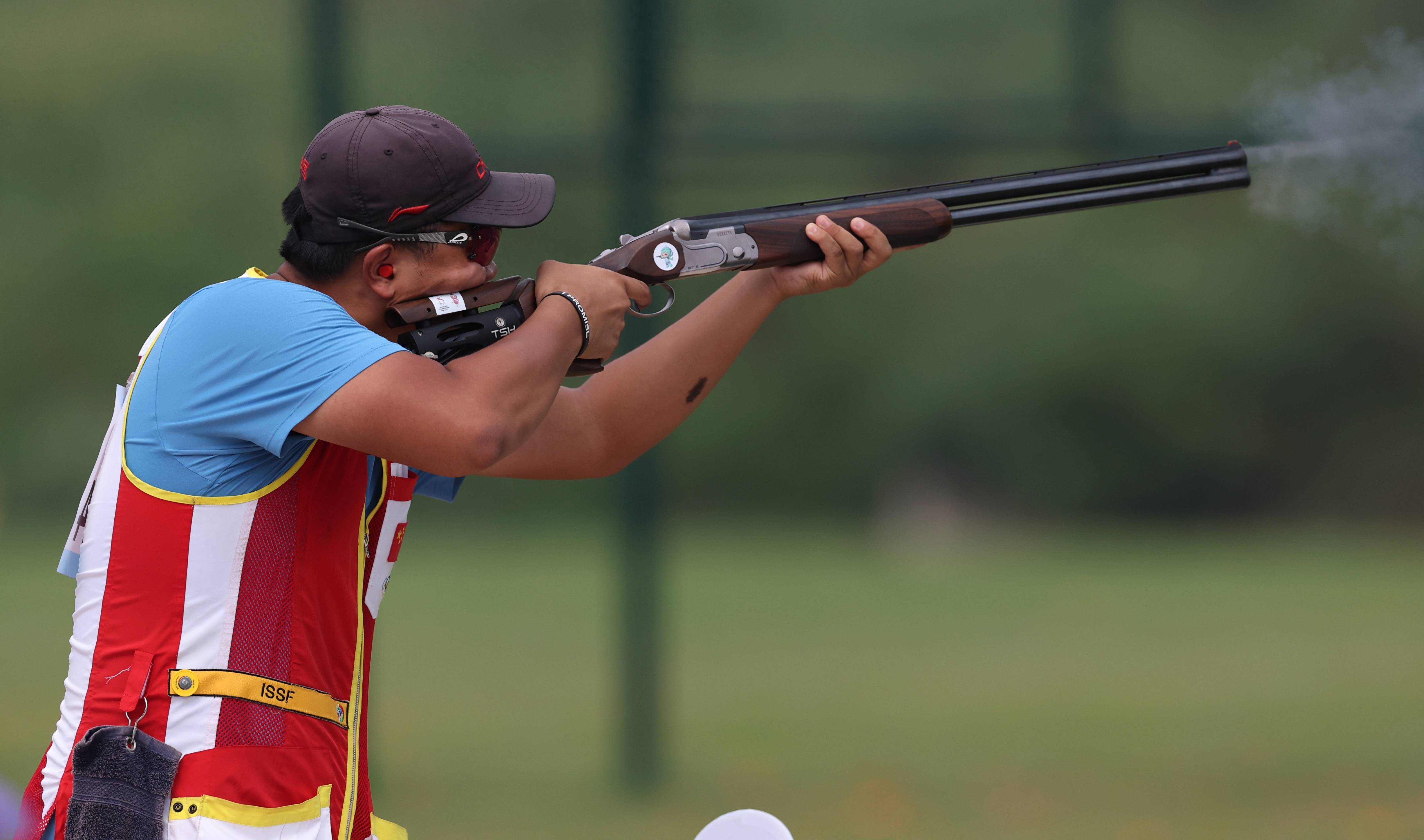 印度选手在射击比赛中大放异彩，夺冠