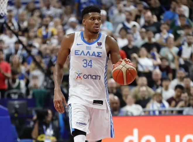 火箭客场击败马刺字母哥砍下40+10