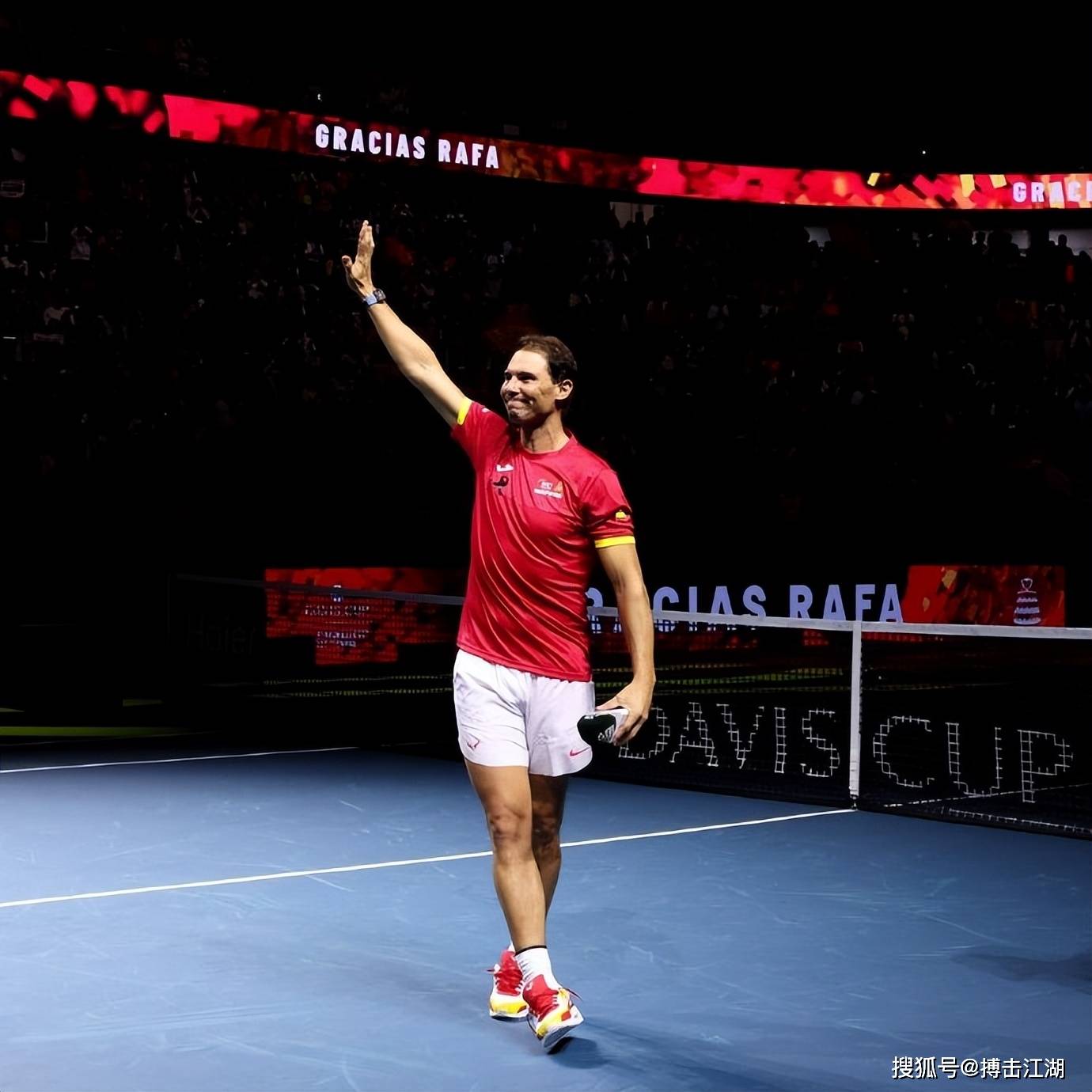 拉沃尔杯翻盘温网，西西帕斯扛起全队的简单介绍