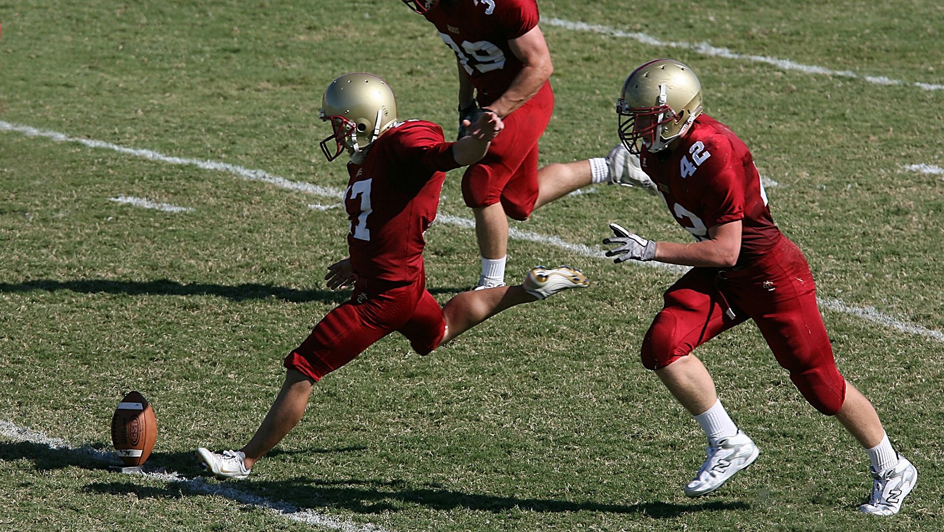 蓝色狂飙！特奥点燃火药桶，亚特兰大窒息五分钟一波流摧毁大黄蜂