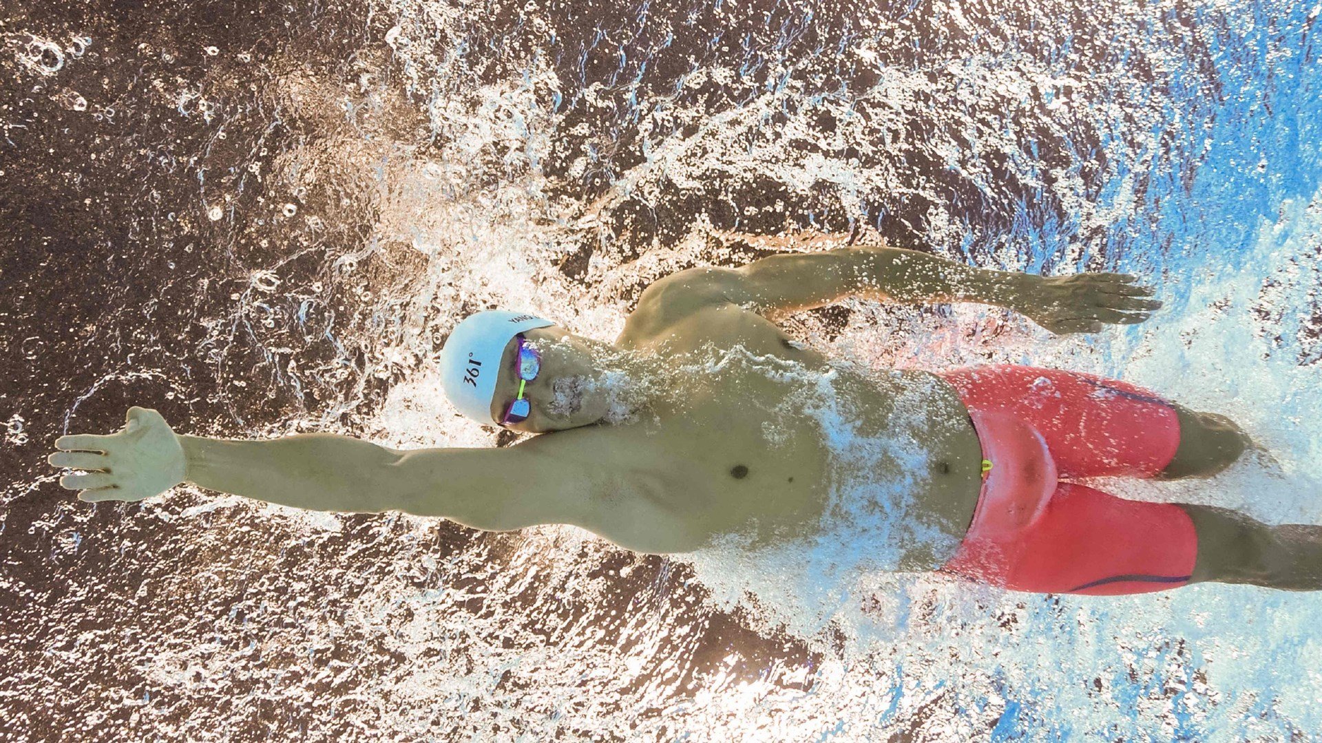 紫百合风暴，弗拉霍维奇点燃亚平宁，利物浦高丽狼烟散作尘